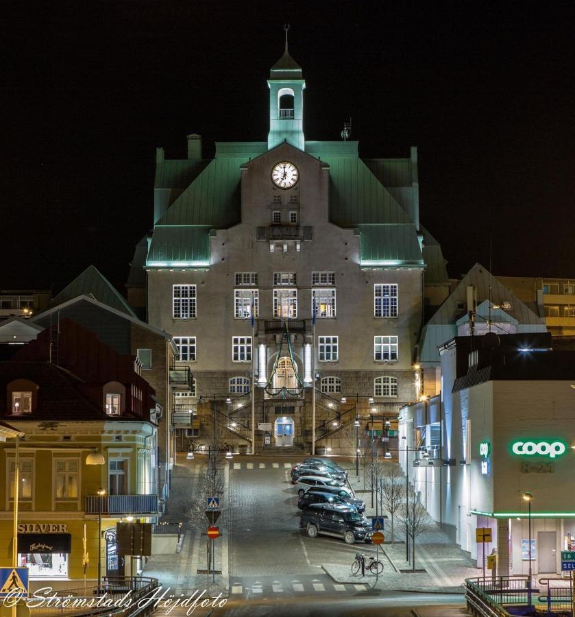 Frasch Och Fin 2:A. Gangavstand Till Stromstads Centrum Kültér fotó